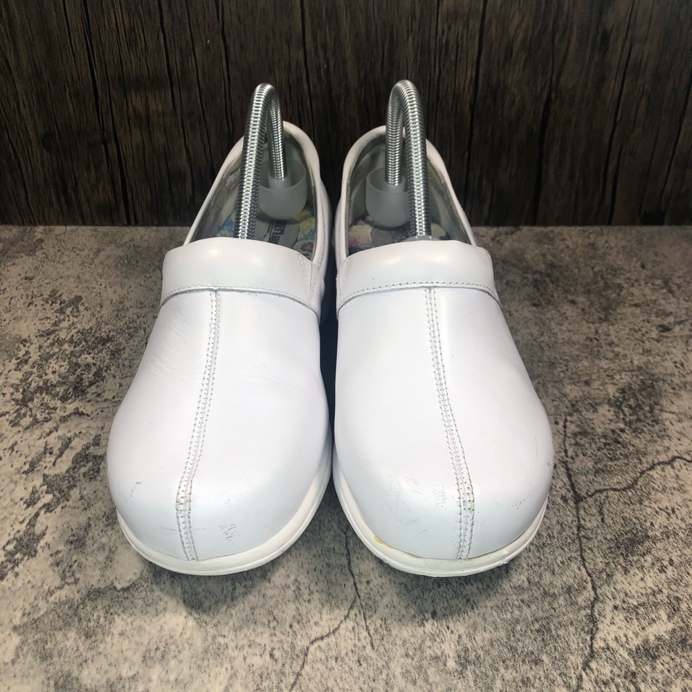 Grey’s Anatomy SoftWalk Clogs - Picture 2 of 7
